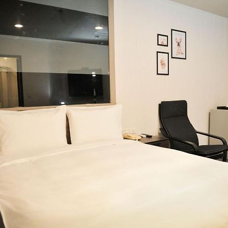 Huang Kai Hotel Taichung Bagian luar foto