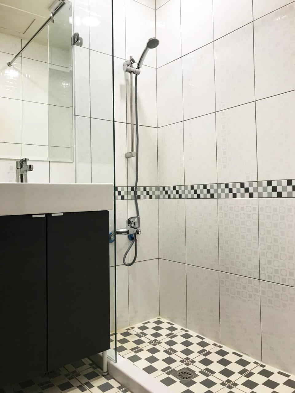 Huang Kai Hotel Taichung Bagian luar foto