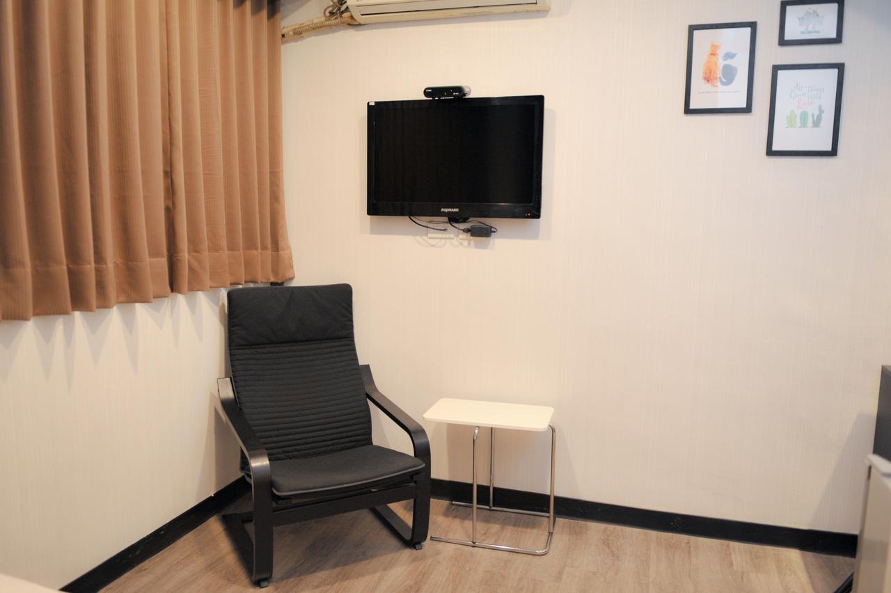 Huang Kai Hotel Taichung Bagian luar foto