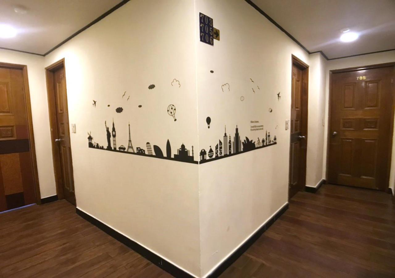 Huang Kai Hotel Taichung Bagian luar foto