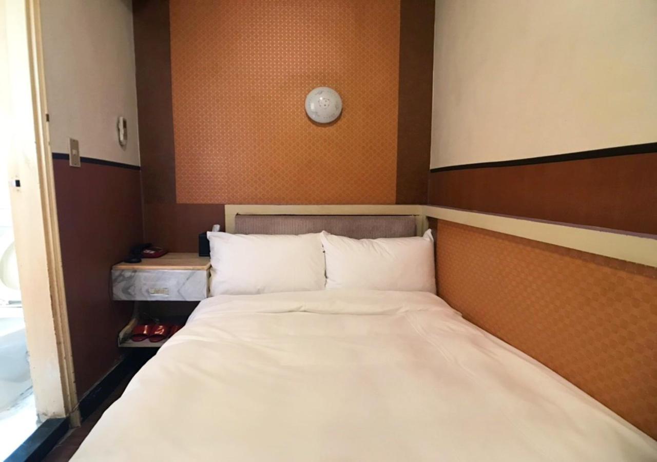 Huang Kai Hotel Taichung Bagian luar foto